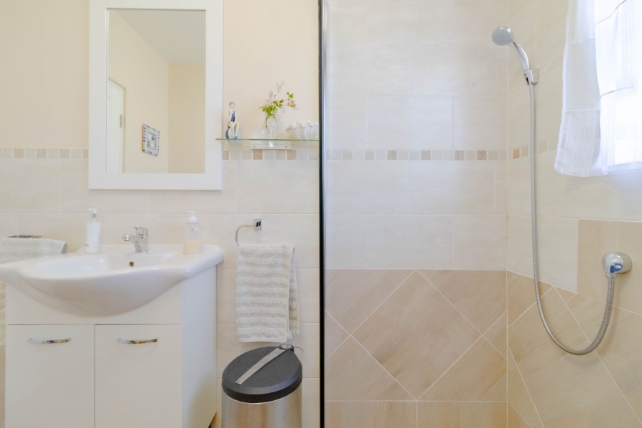 3 Bedroom Property for Sale in Sandbaai Western Cape